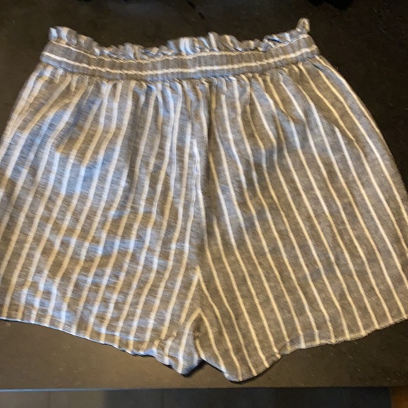 grey and white pinstriped shorts - Picture 4 of 4